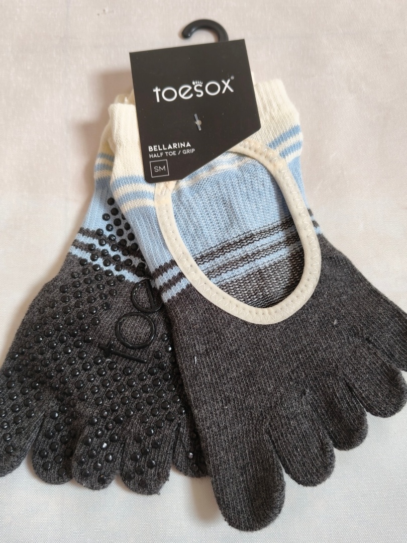 Носки для йоги Toesox с пятью  – обзор и цена Pilates Yoga Gym